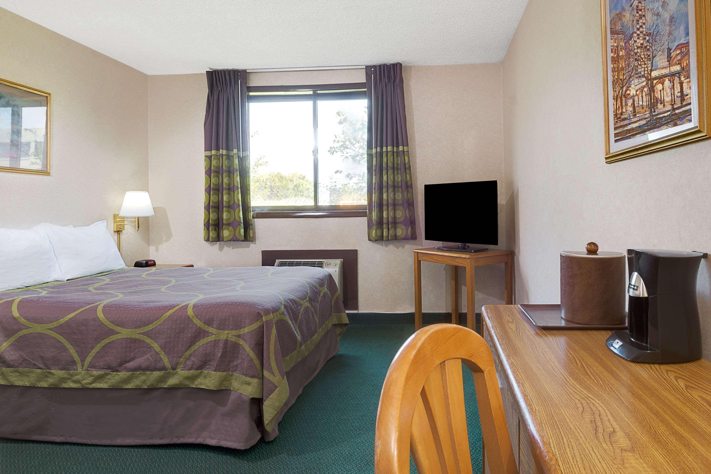 Super 8 By Wyndham Kenmore/Buffalo/Niagara Falls Area Extérieur photo