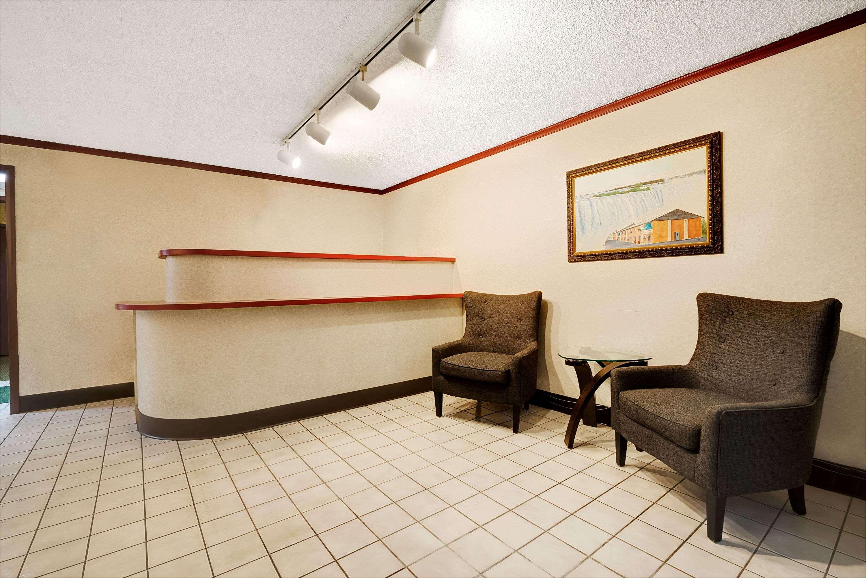 Super 8 By Wyndham Kenmore/Buffalo/Niagara Falls Area Extérieur photo