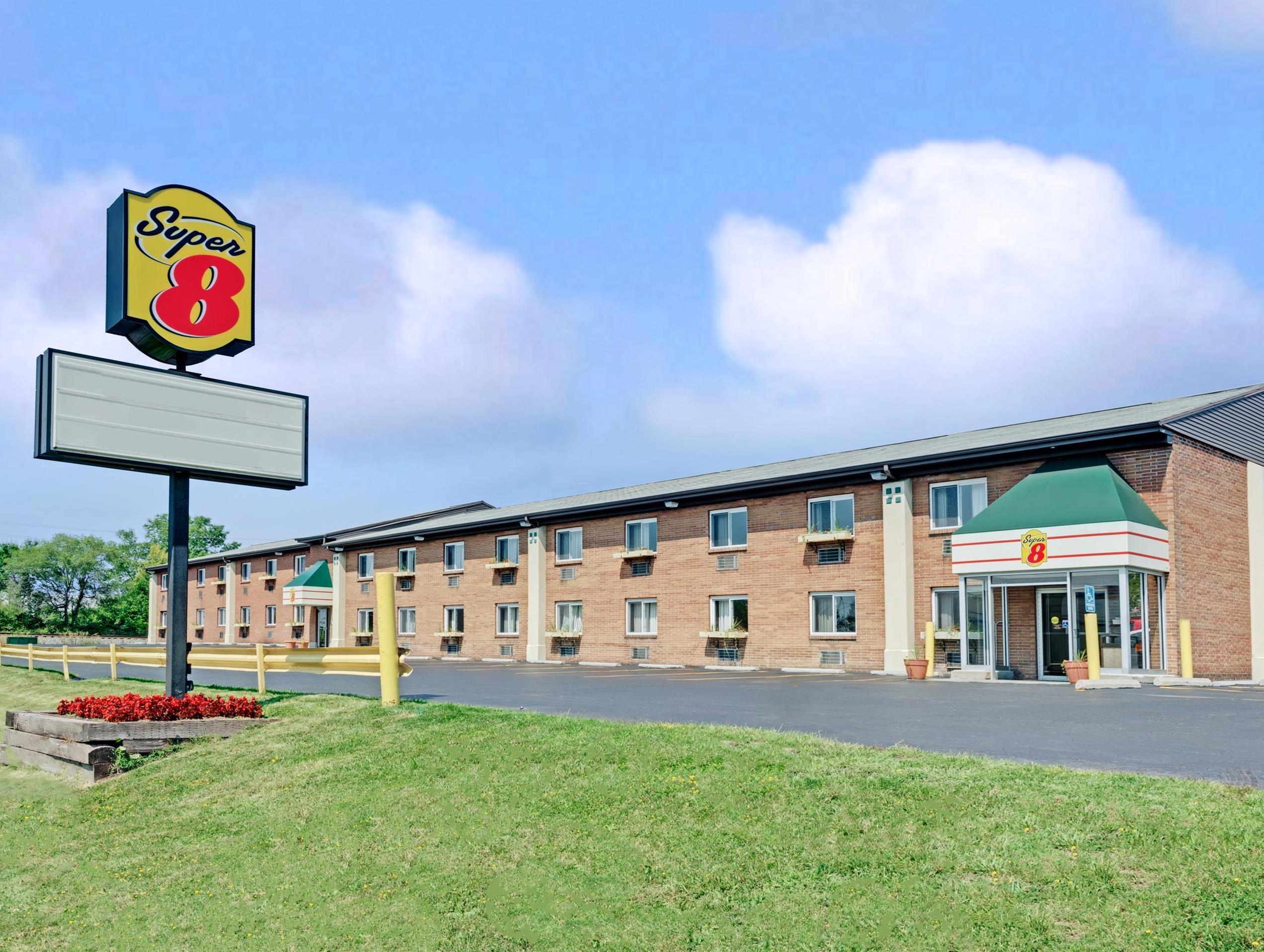 Super 8 By Wyndham Kenmore/Buffalo/Niagara Falls Area Extérieur photo