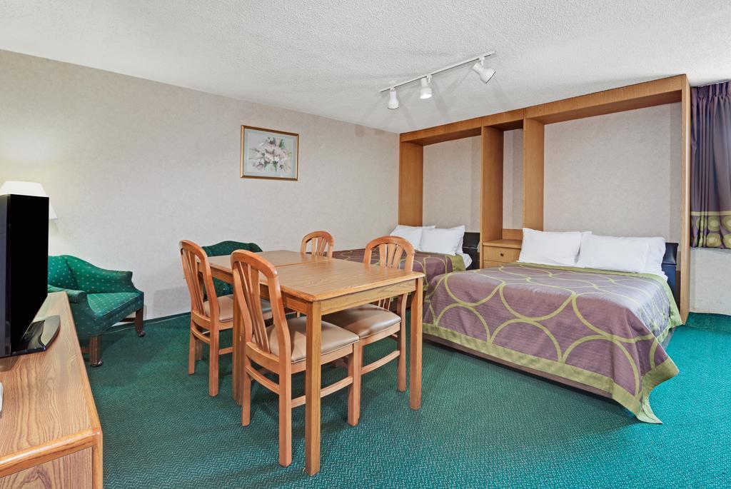 Super 8 By Wyndham Kenmore/Buffalo/Niagara Falls Area Extérieur photo